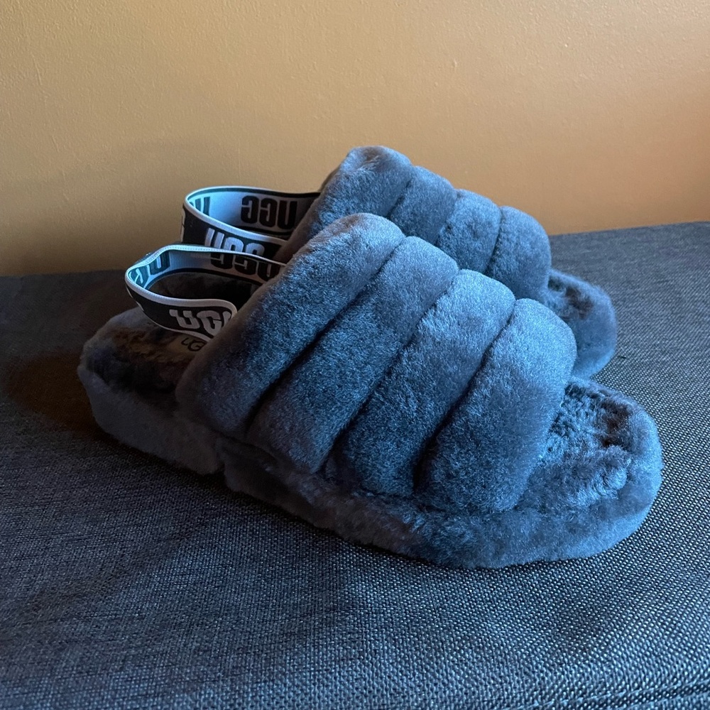 Size 9 Women UGG Fluff Yeah Slide